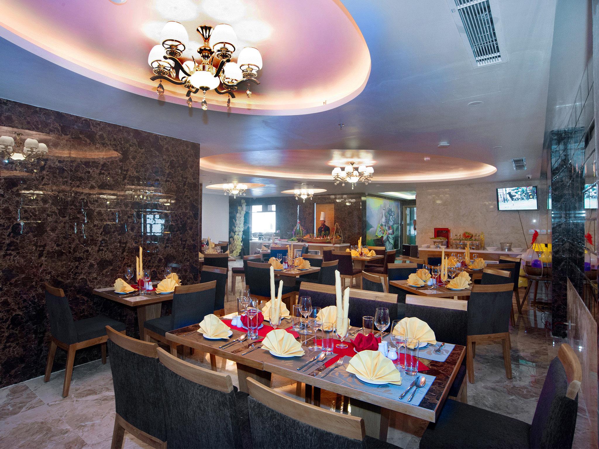 Sea Queen Hotel Дананг Экстерьер фото